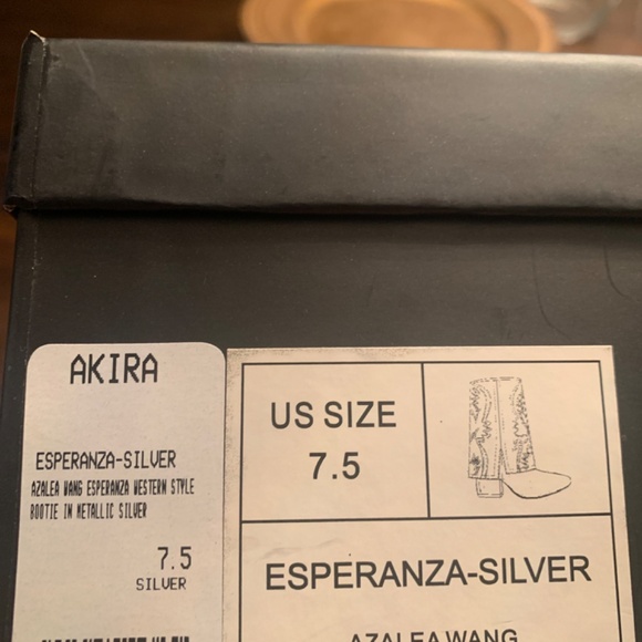 Azalea Wang Western Style Esperanza Metallic Silver Heeled Boots - Picture 7 of 7
